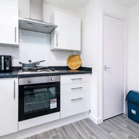 Coventry Russel House Stylish 1 Bedroom Apartment With Free Parking Exterior photo