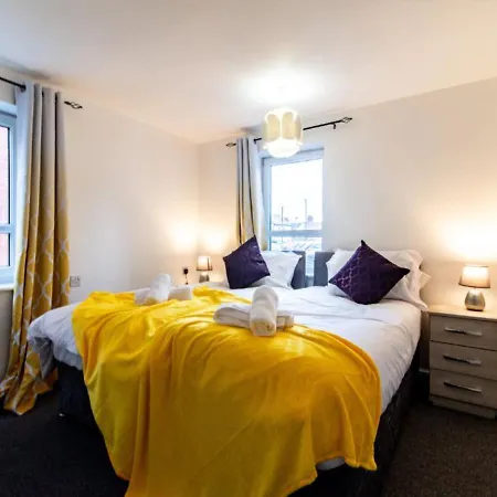Coventry Russel House Stylish 1 Bedroom Apartment With Free Parking Exterior photo