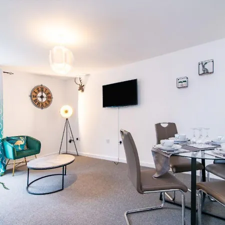 Coventry Russel House Stylish 1 Bedroom Apartment With Free Parking Exterior photo