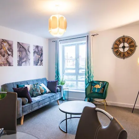 Coventry Russel House Stylish 1 Bedroom Apartment With Free Parking Exterior photo