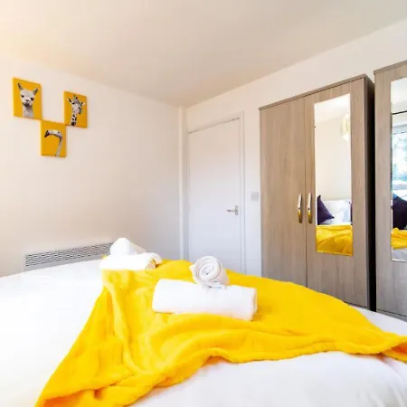 Coventry Russel House Stylish 1 Bedroom Apartment With Free Parking Exterior photo